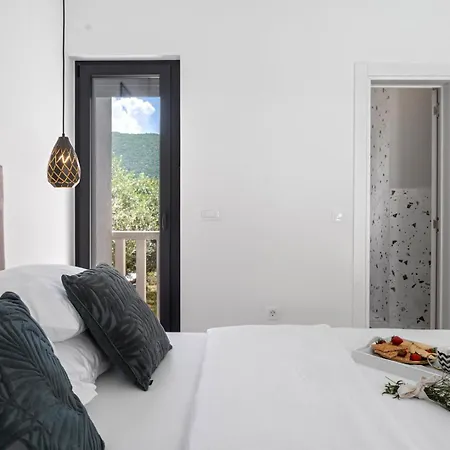 Gironi With Pool, Jacuzzi